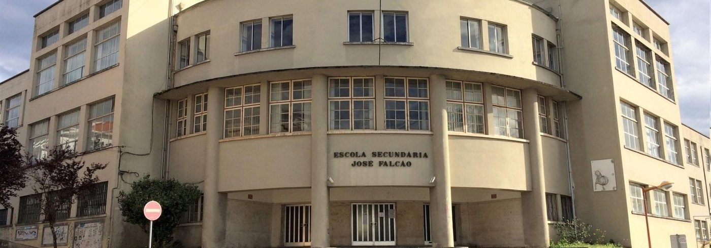 Fachada atual da Escola Secundária José Falcão
